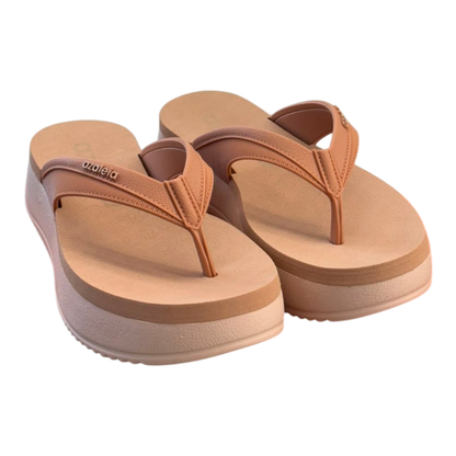 Sandalia plataforma zona 10 Sport Azaleia Maria 19180 en color nude con diseño ergonómico y elegante